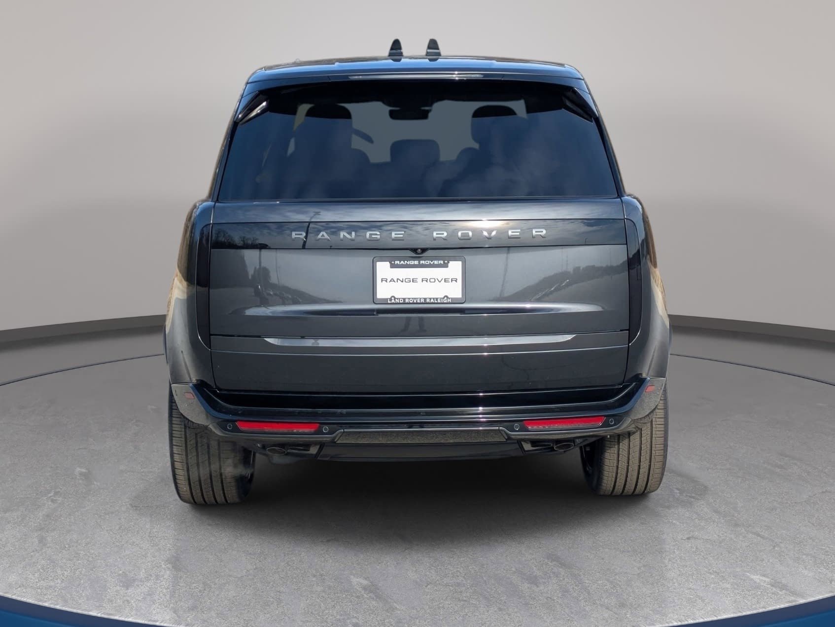New 2026 Land Rover Range Rover Long Wheelbase SE AWD/4WD image 6