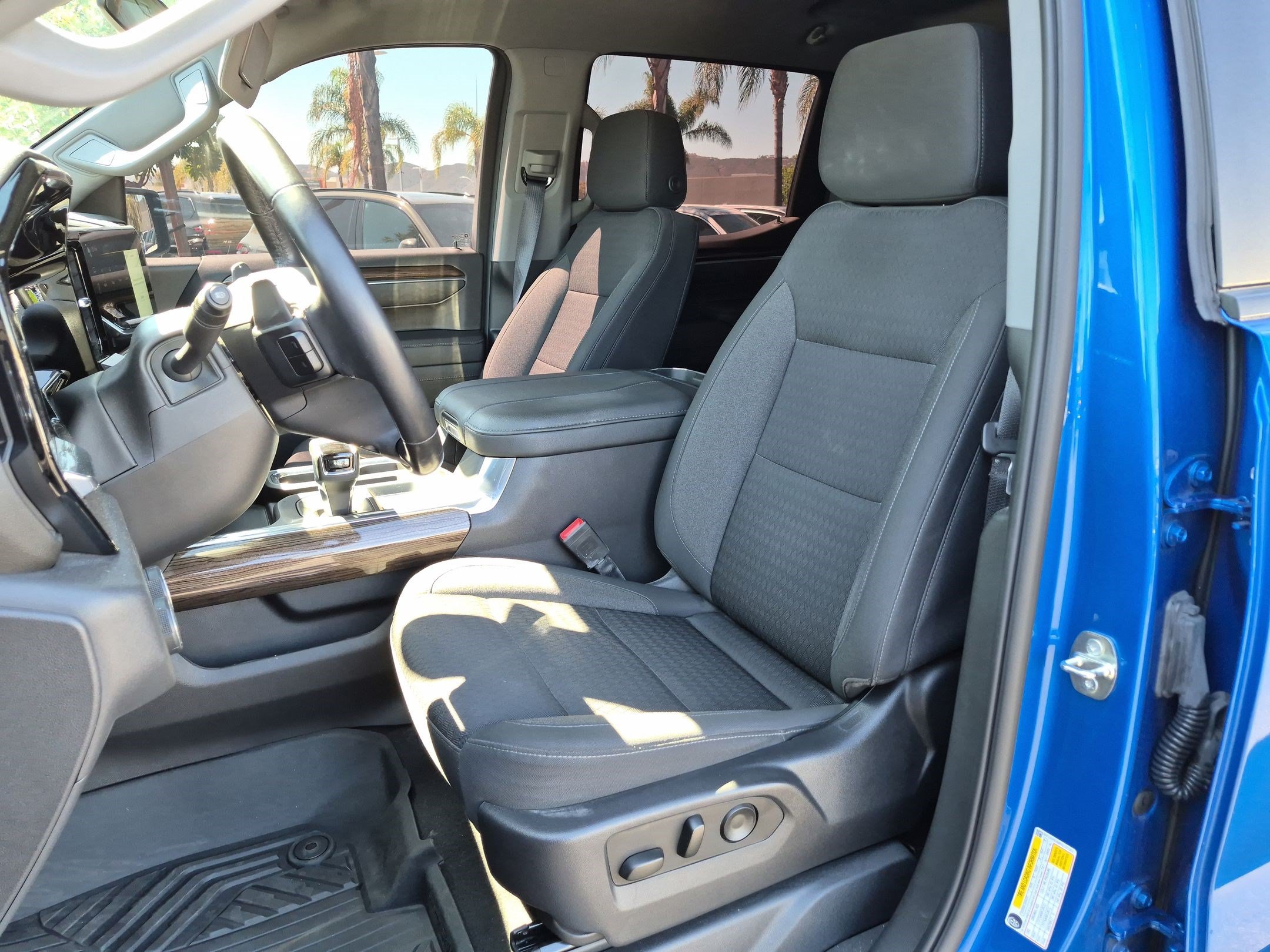 Used 2023 Chevrolet Silverado 1500 LT Trail Boss w/ Protection Package AWD/4WD image 16