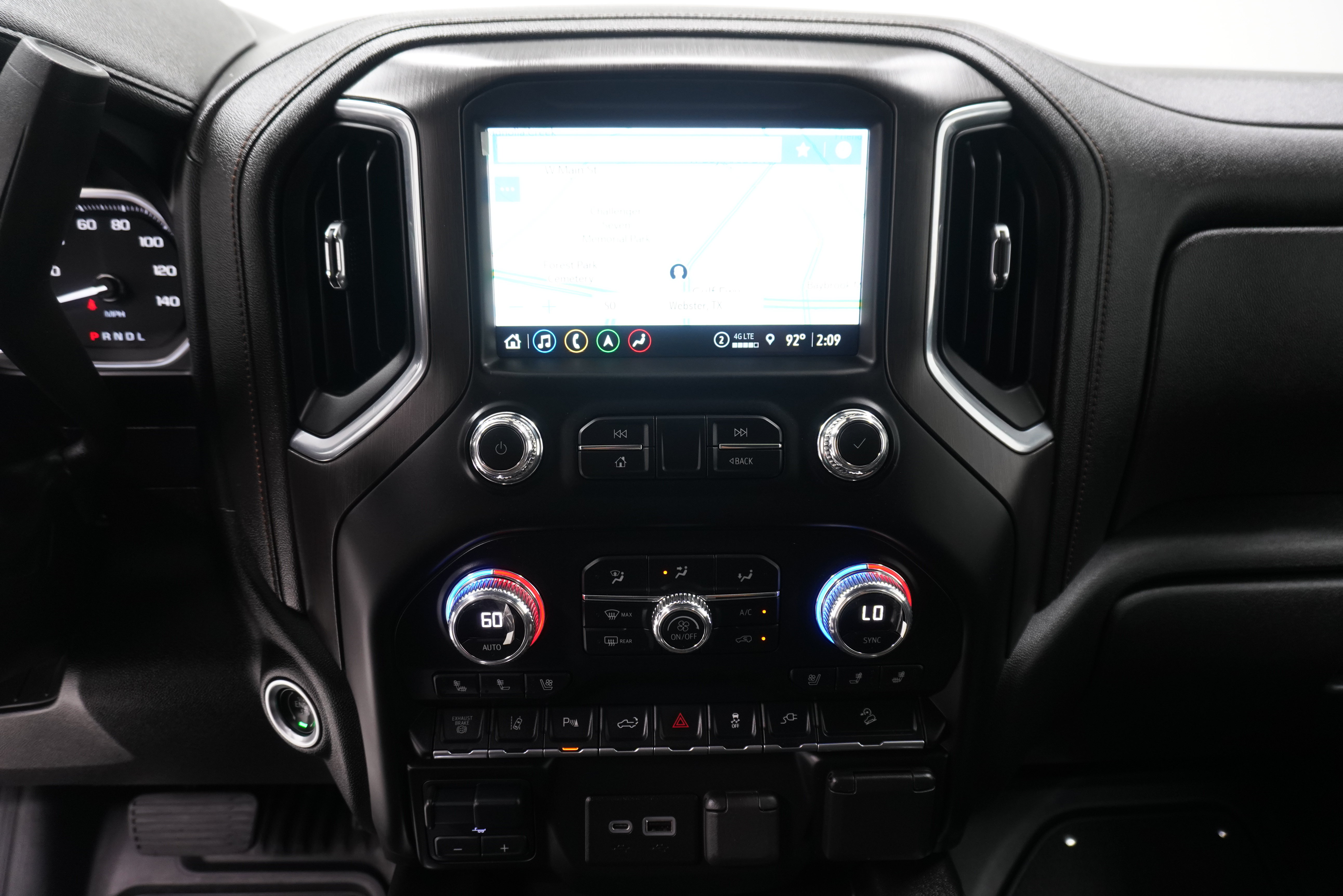 Used 2022 GMC Sierra 2500 AT4 w/ AT4 Premium Plus Package AWD/4WD image 32