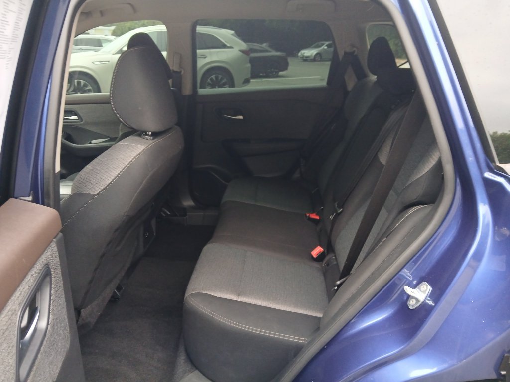 Used 2022 Nissan Rogue SV AWD/4WD image 24