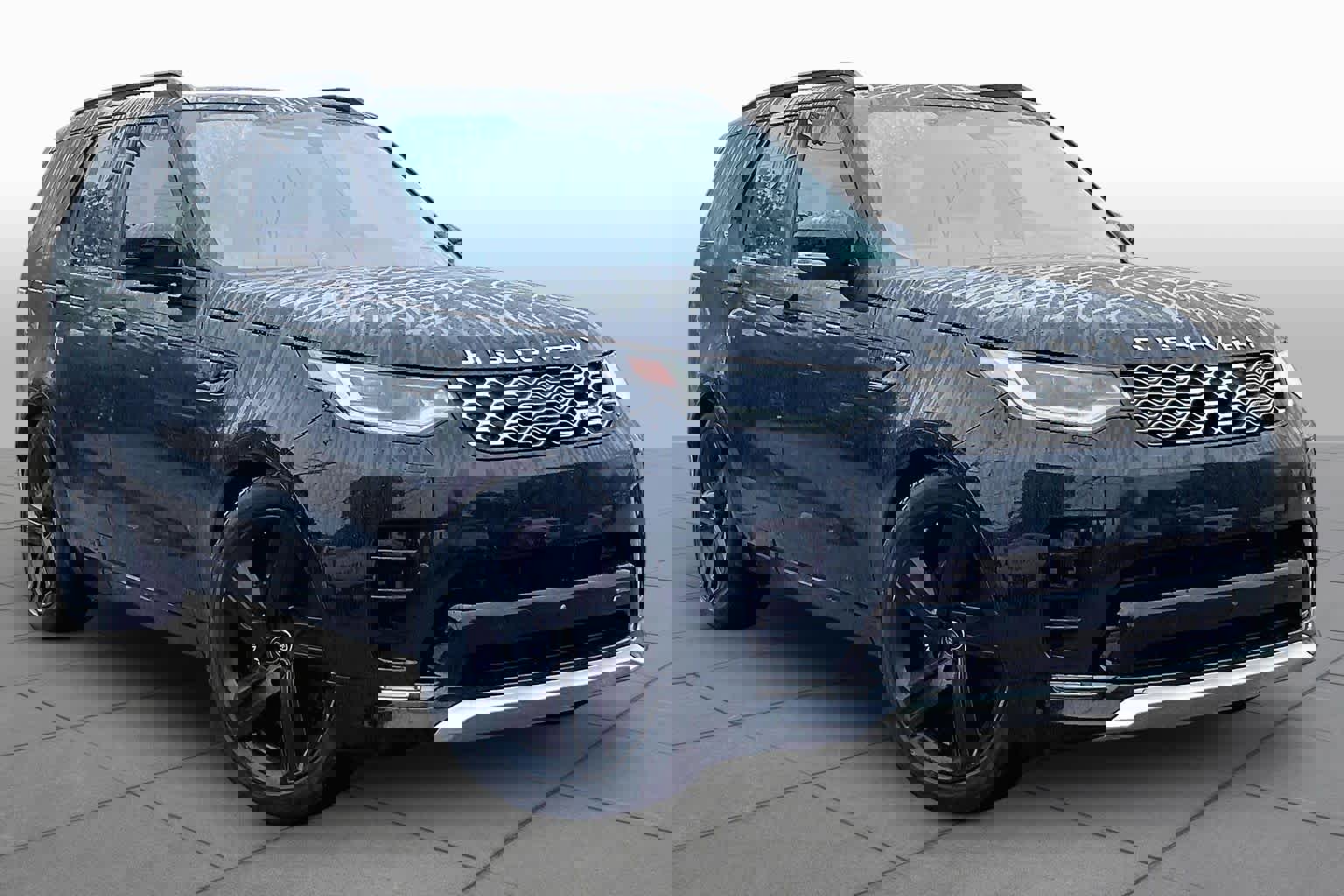 Used 2023 Land Rover Discovery Metropolitan Edition AWD/4WD image 3