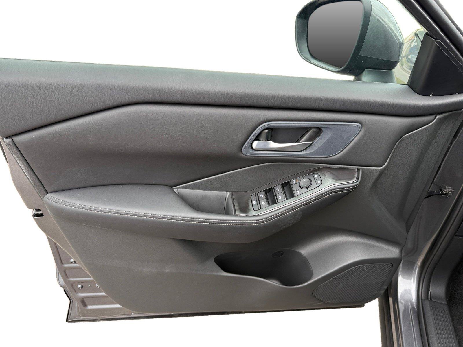 New 2026 Nissan Rogue SV AWD/4WD image 9