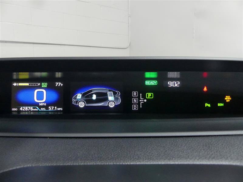 Used 2022 Toyota Prius FWD image 31
