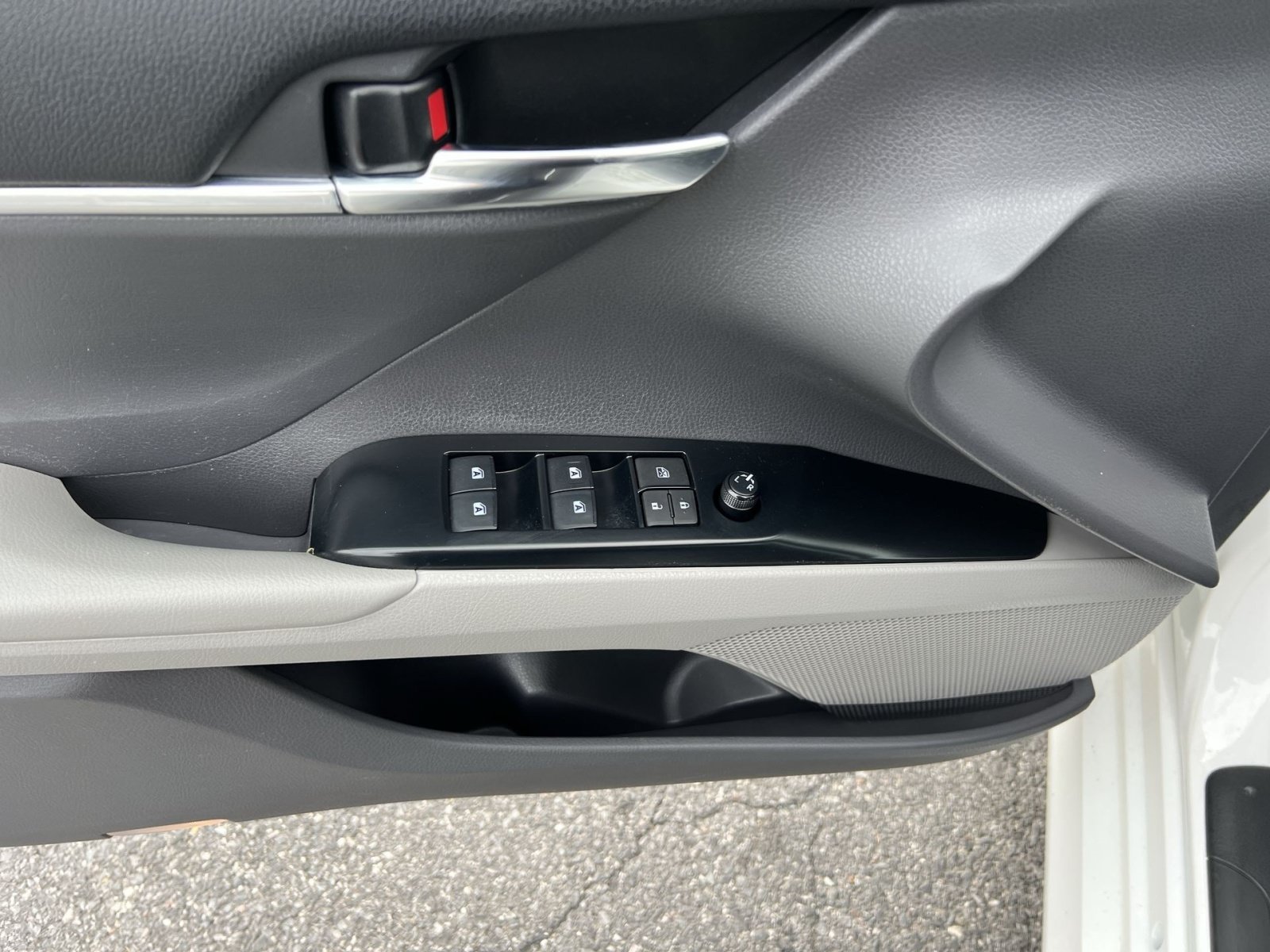 Used 2019 Toyota Camry LE FWD image 15