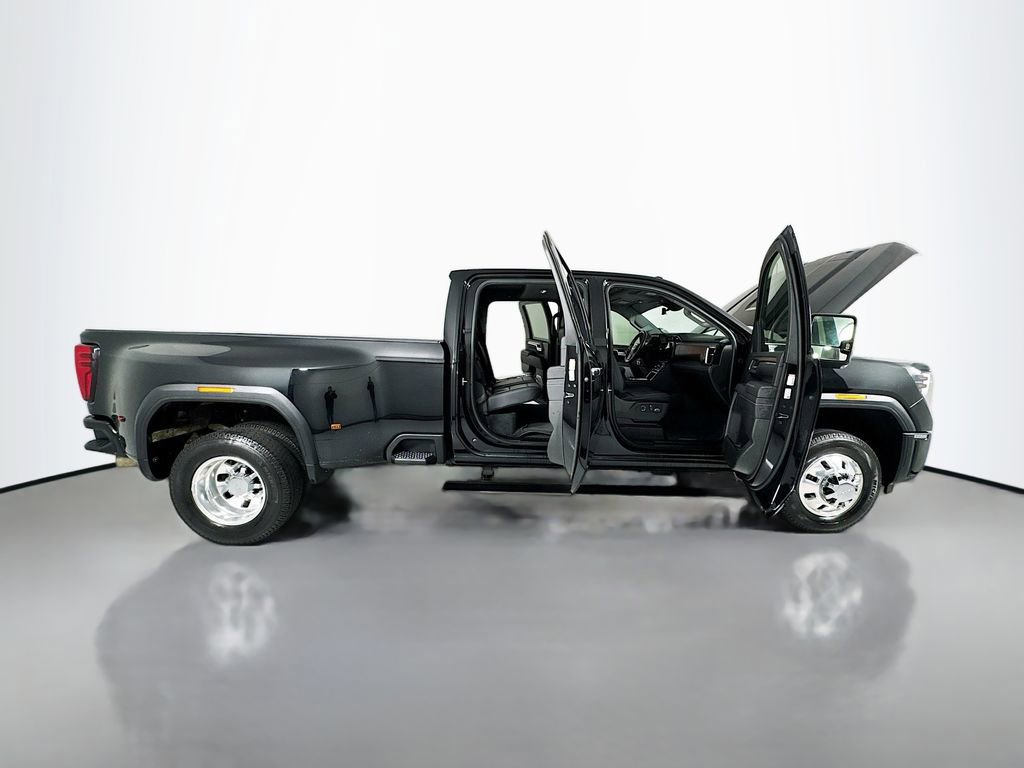 Used 2025 GMC Sierra 3500 Denali w/ Denali Reserve Package image 30