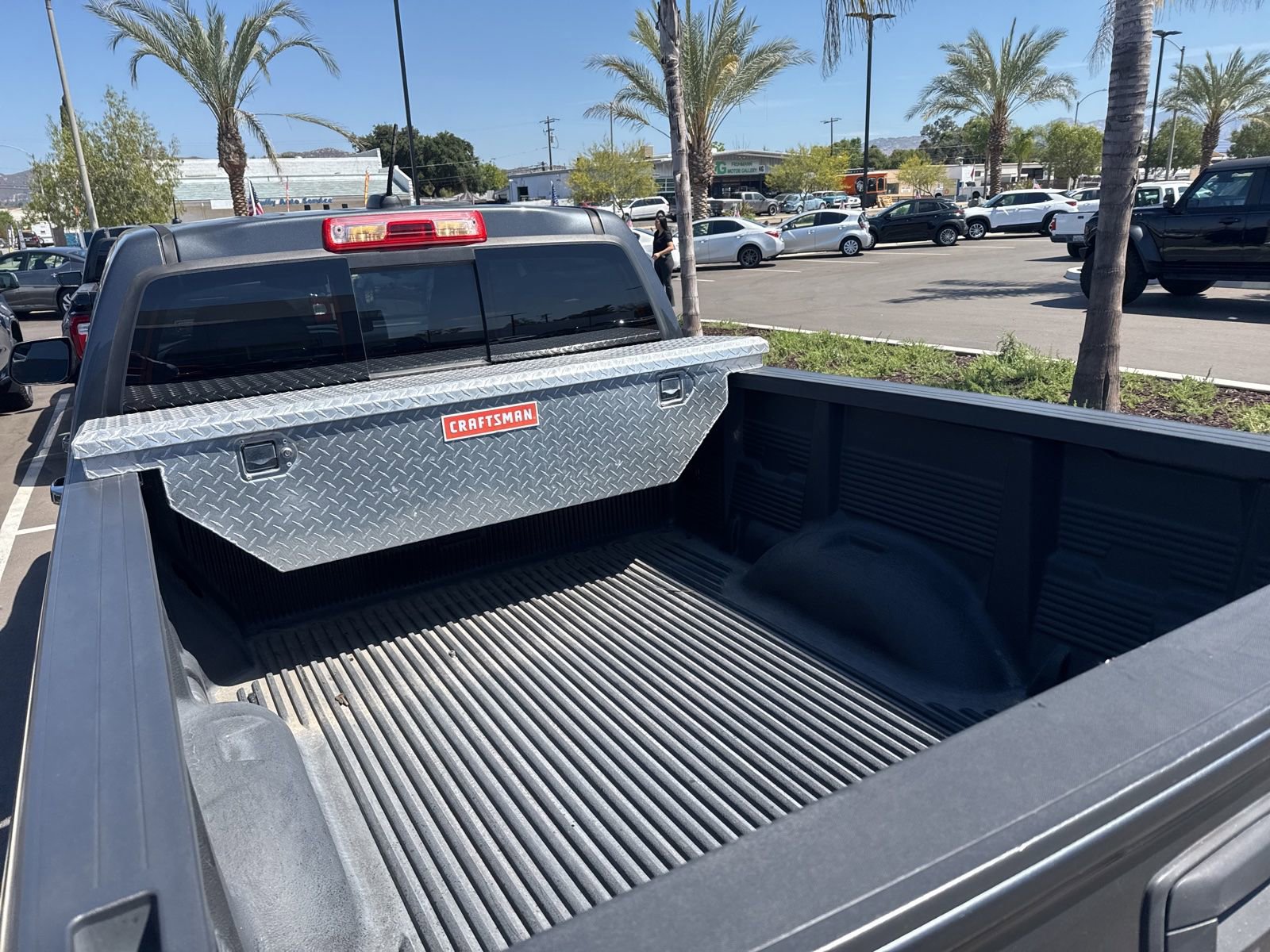 Used 2016 Chevrolet Colorado LT w/ LT Convenience Package RWD image 6