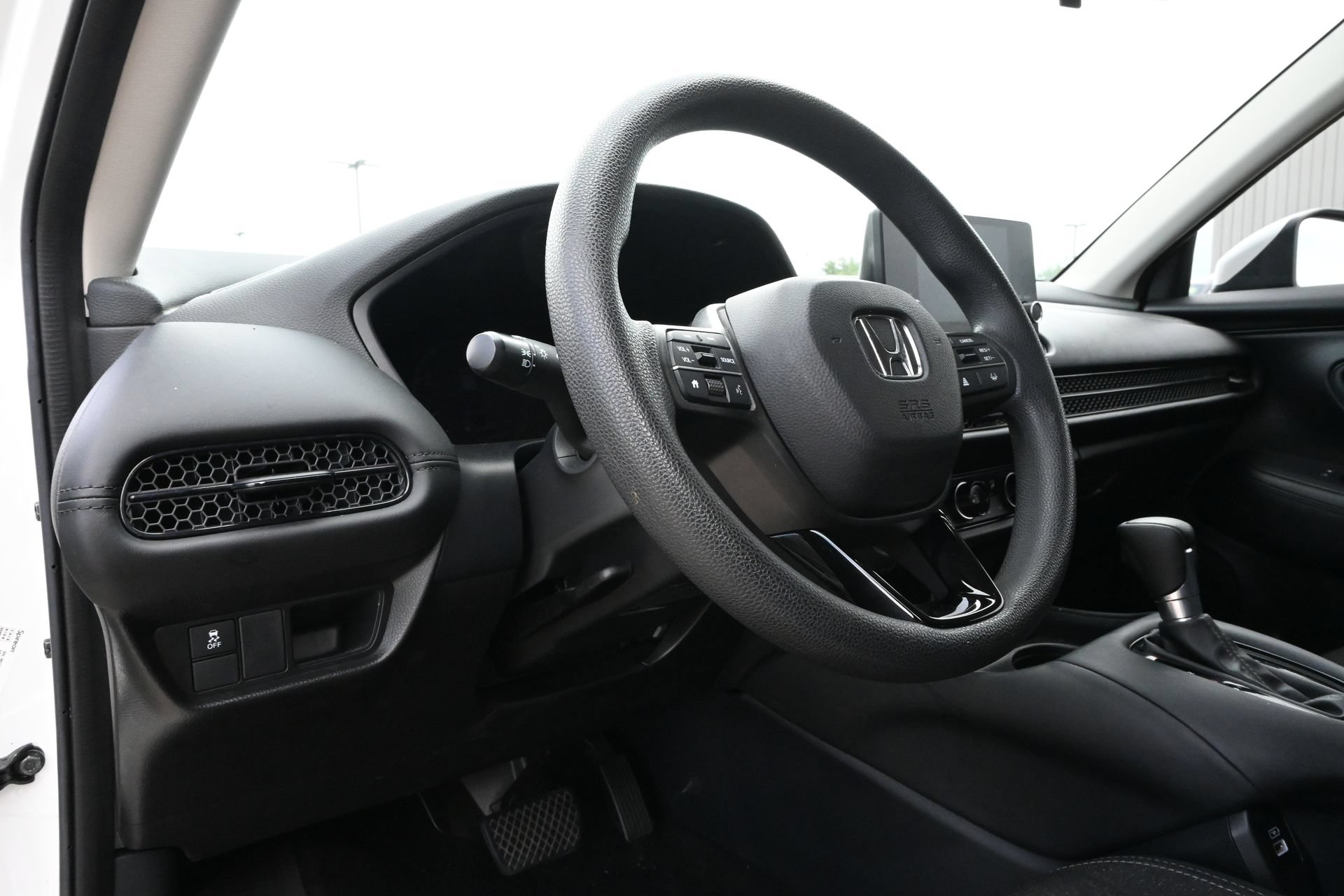Used 2023 Honda HR-V LX image 14