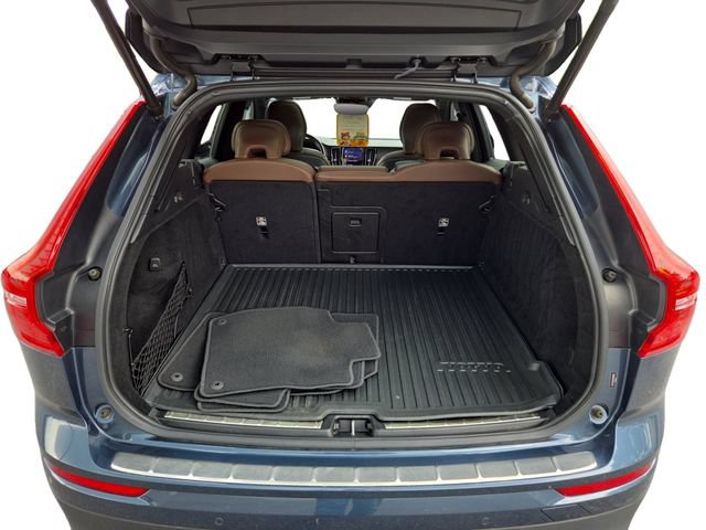 Used 2021 Volvo XC60 T6 Momentum AWD/4WD image 19