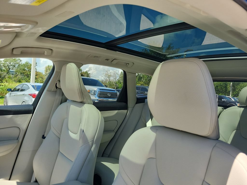Used 2023 Volvo XC60 B5 Plus w/ Protection Package Premier FWD image 22