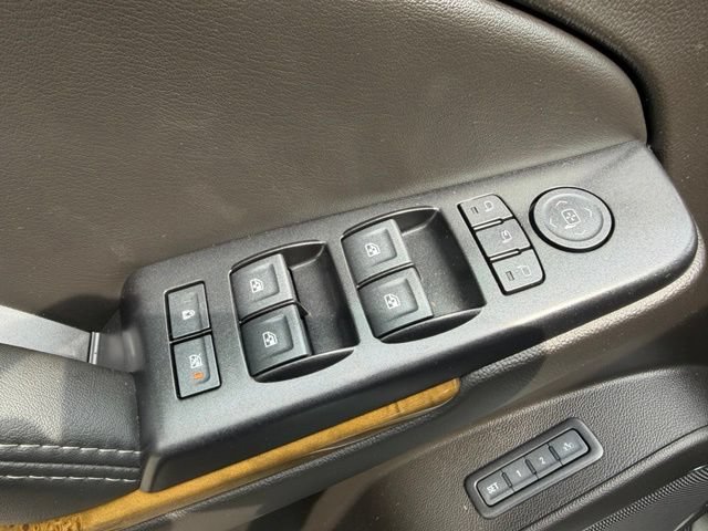 Used 2017 GMC Yukon Denali AWD/4WD image 10