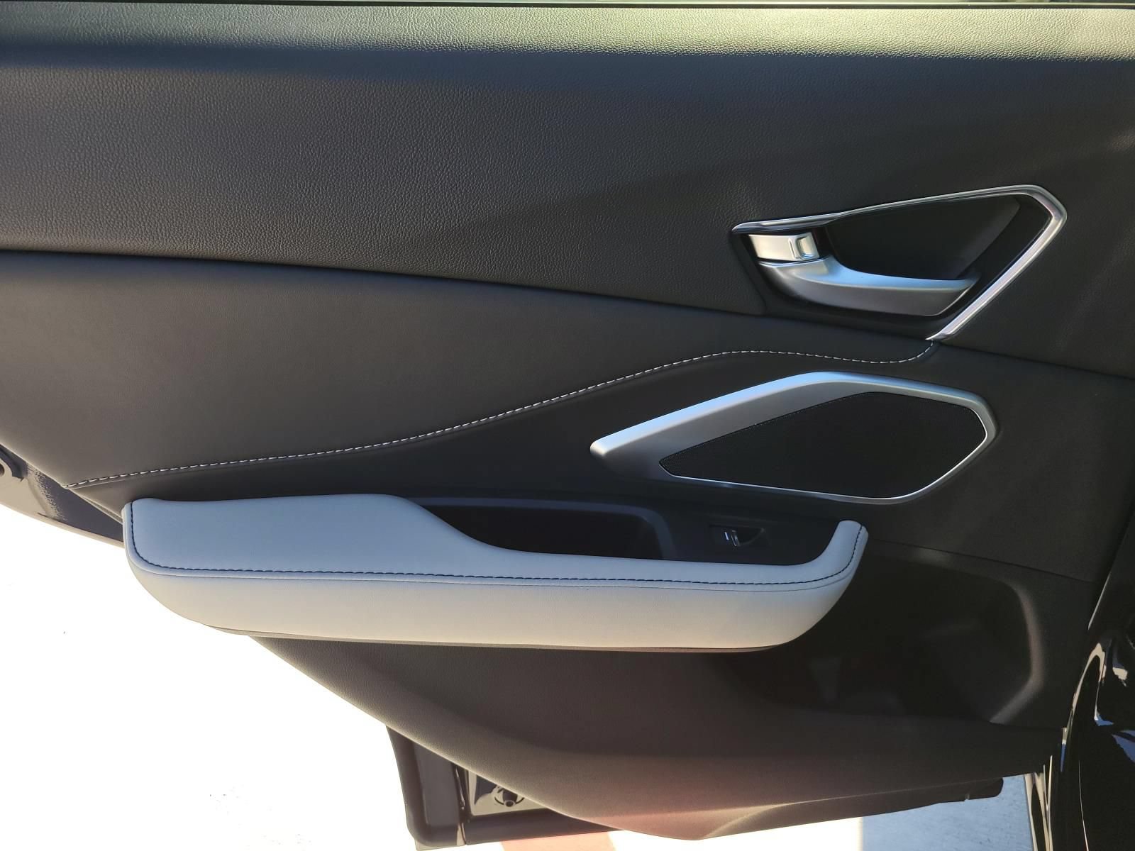 New 2026 Acura RDX SH-AWD image 12