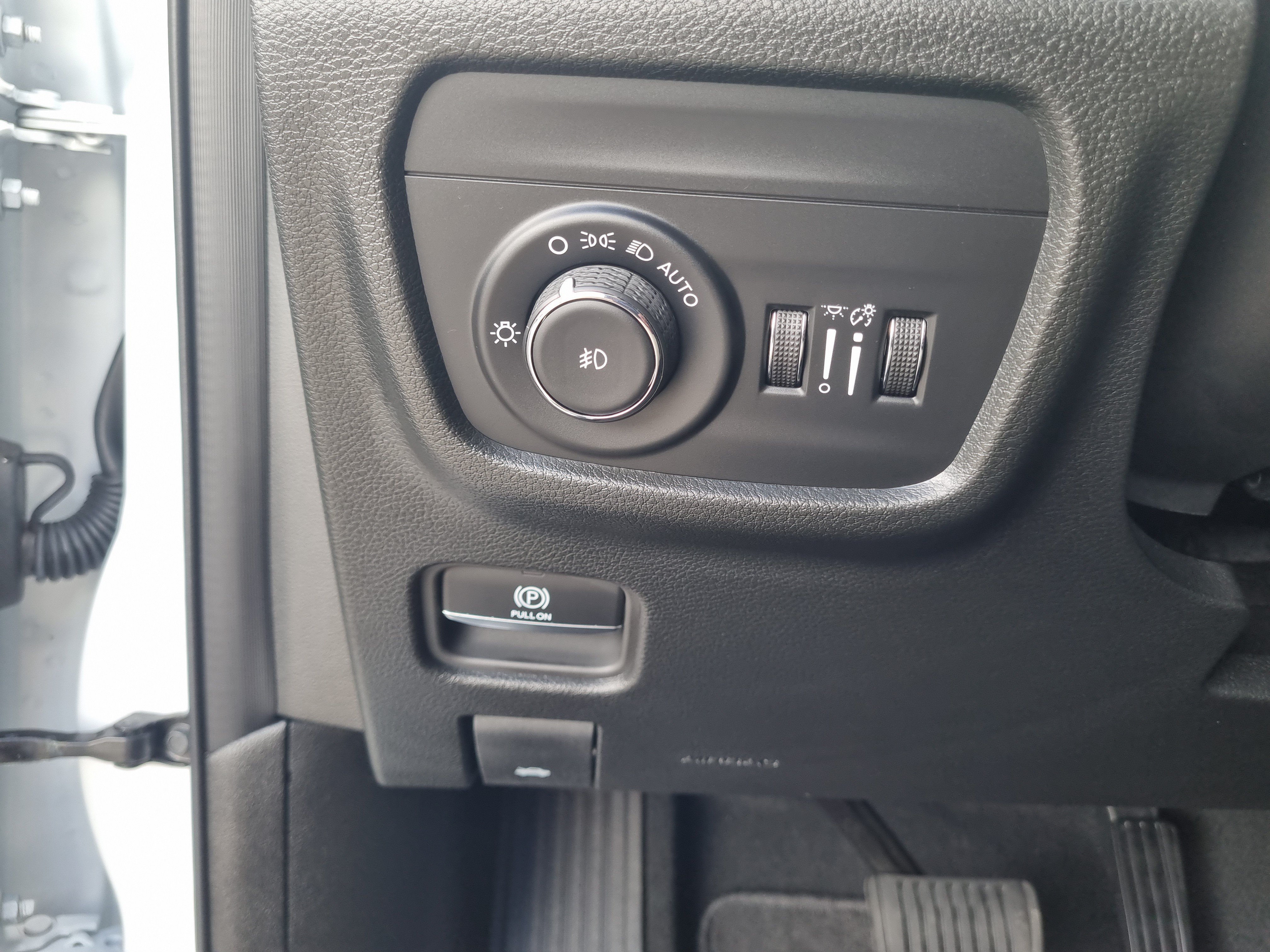 Used 2026 Jeep Grand Cherokee L Limited w/ Limited Altitude Package RWD image 23