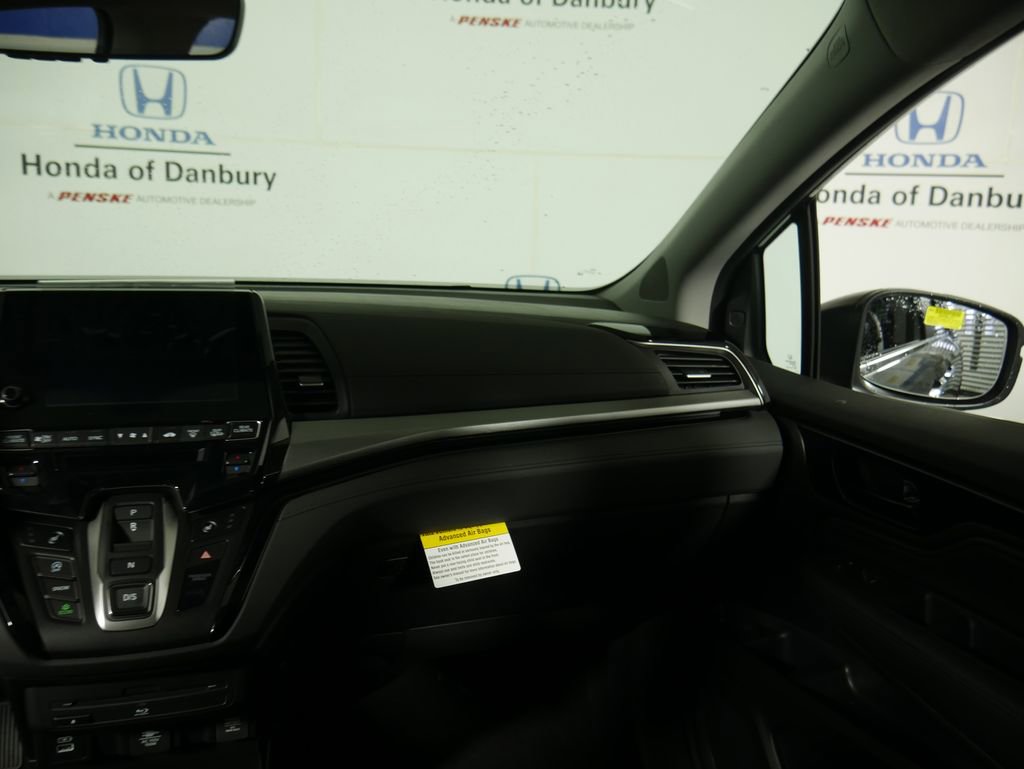 New 2026 Honda Odyssey Touring image 13