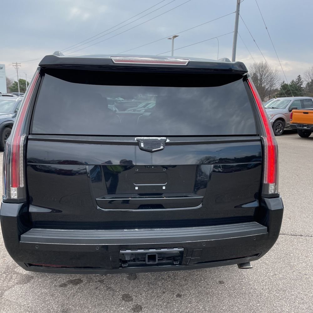 Used 2019 Cadillac Escalade Platinum image 5