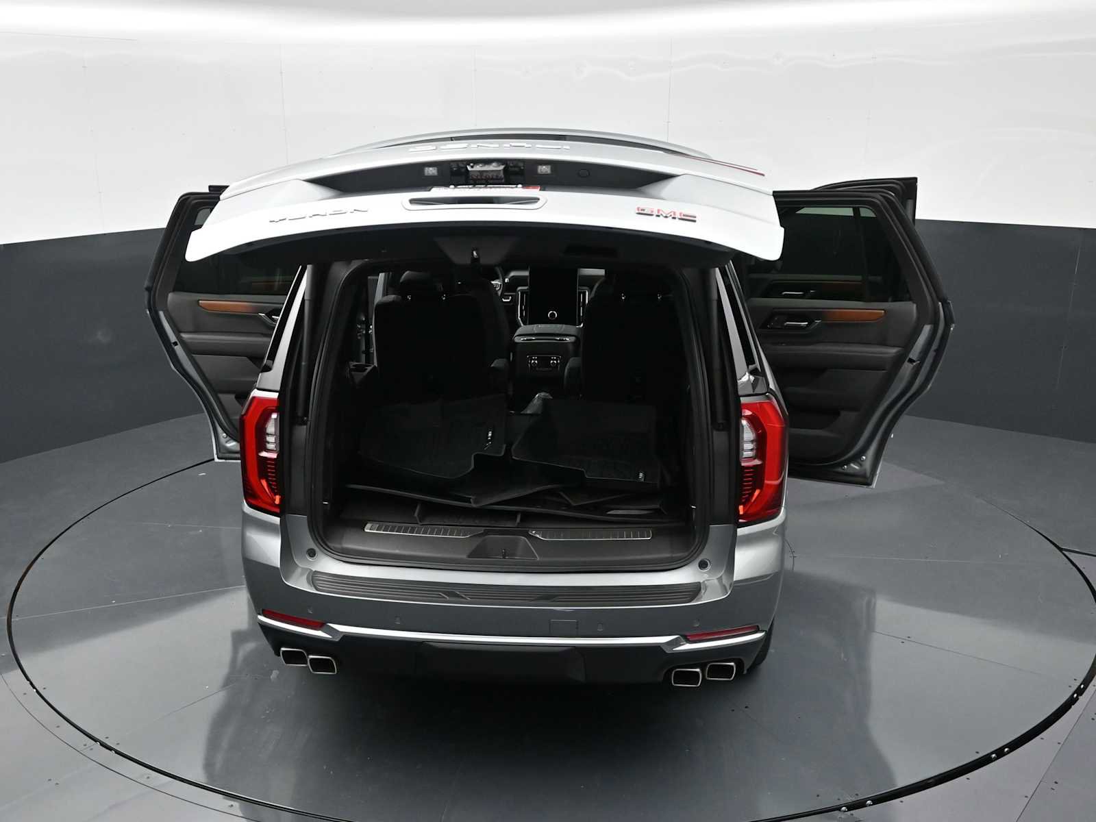 Used 2025 GMC Yukon Denali w/ Denali Reserve Package AWD/4WD image 34