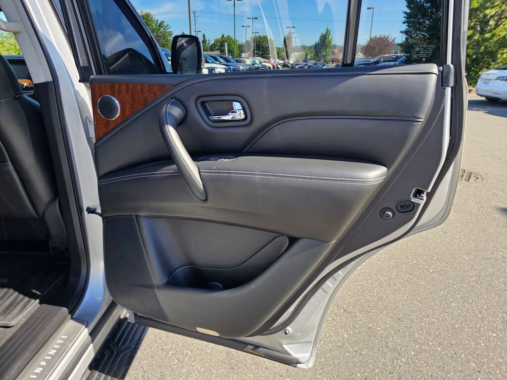 Used 2018 INFINITI QX80 4WD w/ Driver Assistance Package image 14