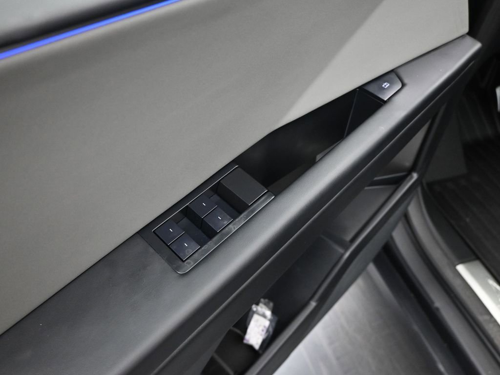 Used 2025 Tesla Cybertruck AWD Crew Cab image 13