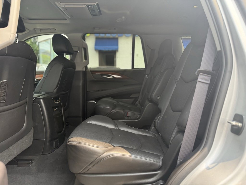 Used 2016 Cadillac Escalade Luxury image 15