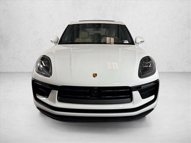 Certified 2026 Porsche Macan AWD/4WD image 6