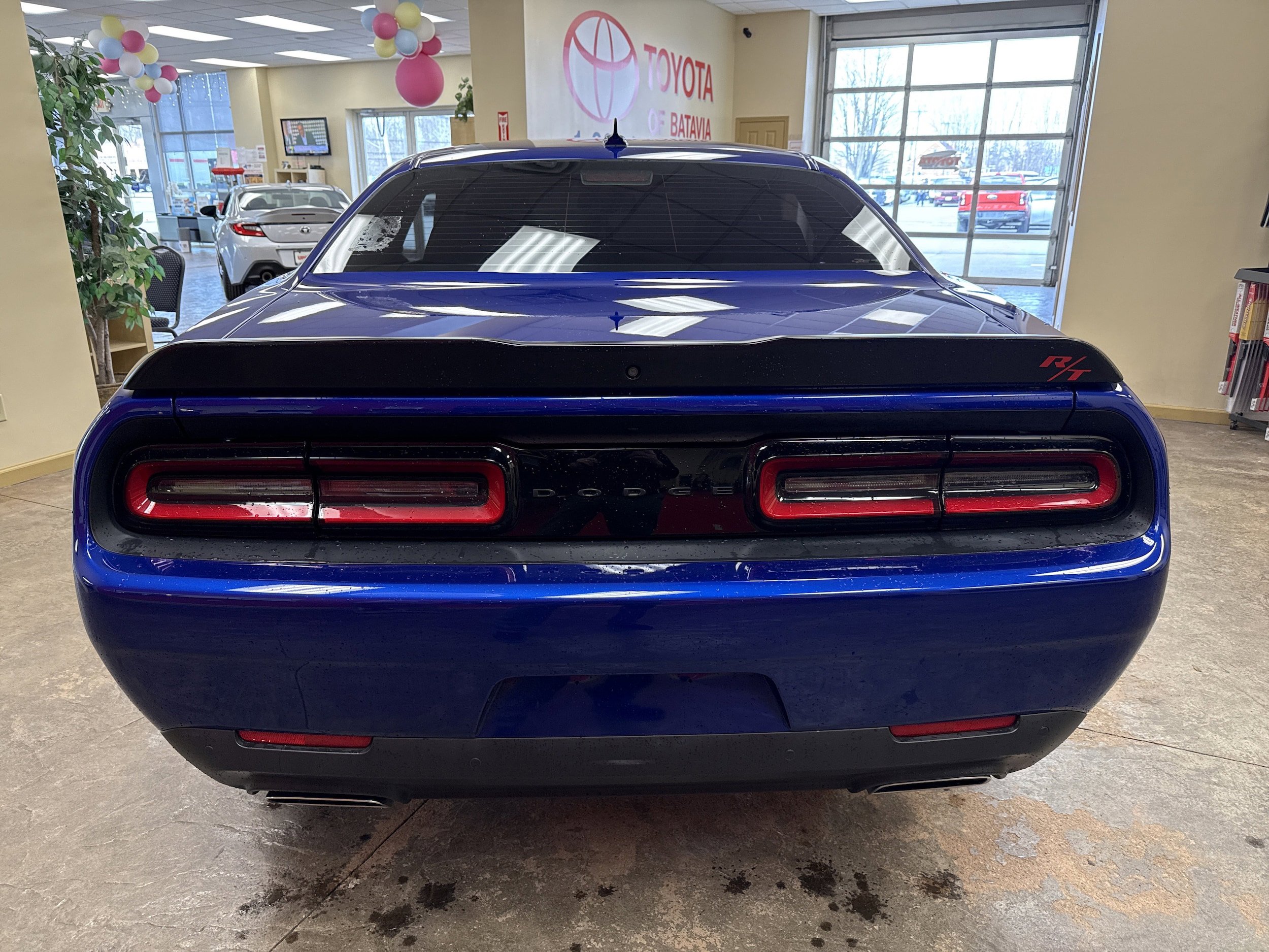 Used 2022 Dodge Challenger R/T w/ Plus Package image 11