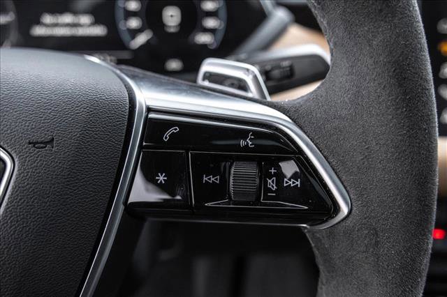Used 2023 Audi e-tron GT Premium Plus image 15