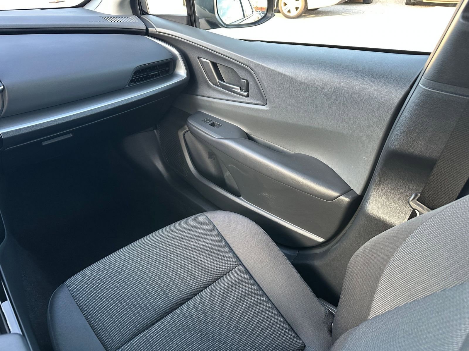 Used 2025 Toyota Prius LE image 34