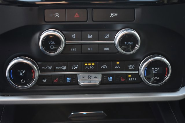 Used 2023 Ford Expedition XLT image 29