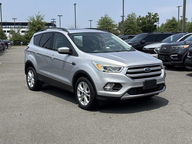 Used 2017 Ford Escape SE w/ Equipment Group 201A AWD/4WD image 1