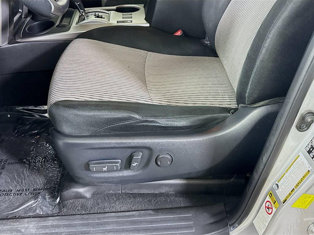Used 2015 Toyota 4Runner SR5 AWD/4WD image 23