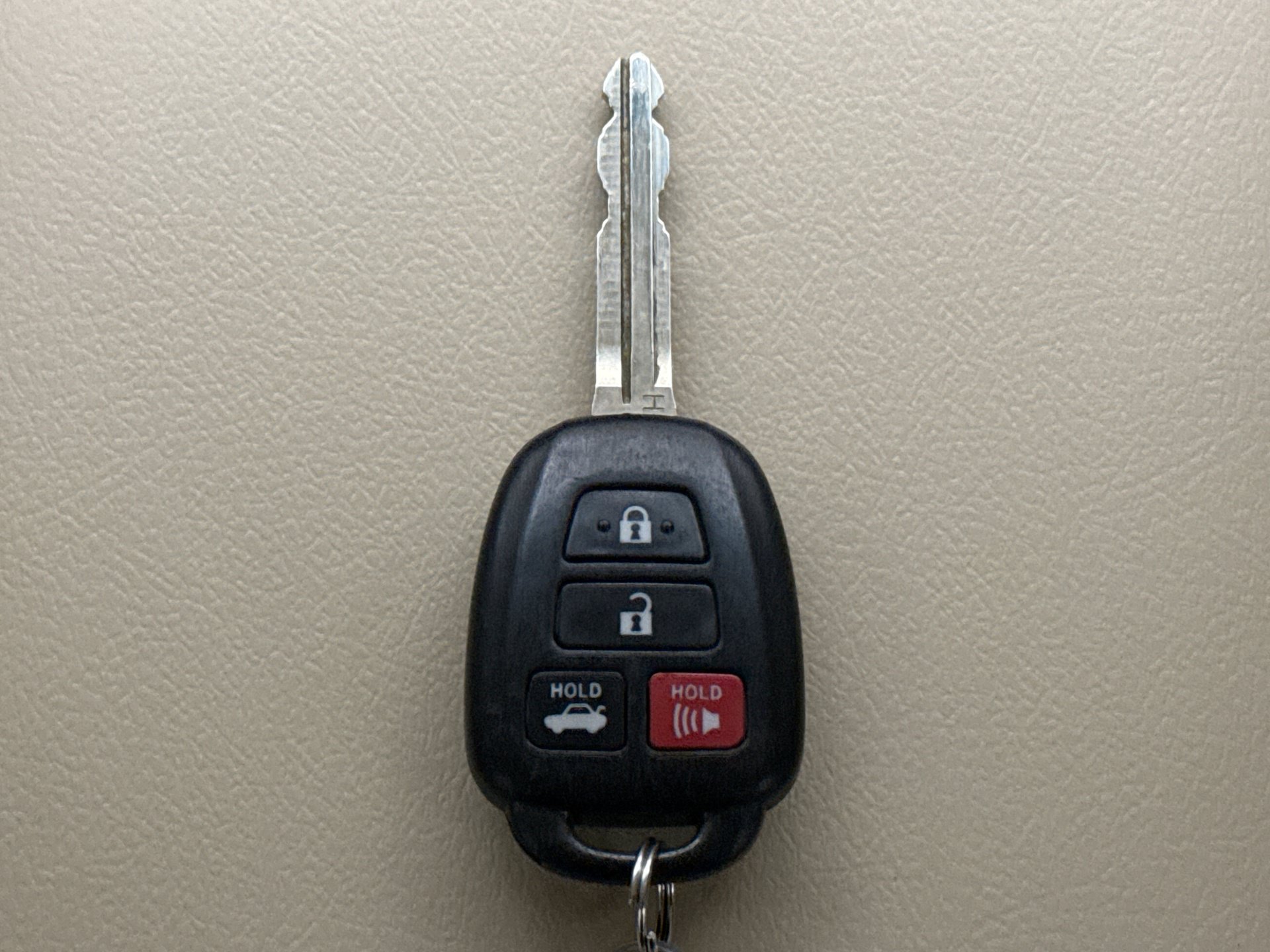 Used 2016 Toyota Camry LE FWD image 19