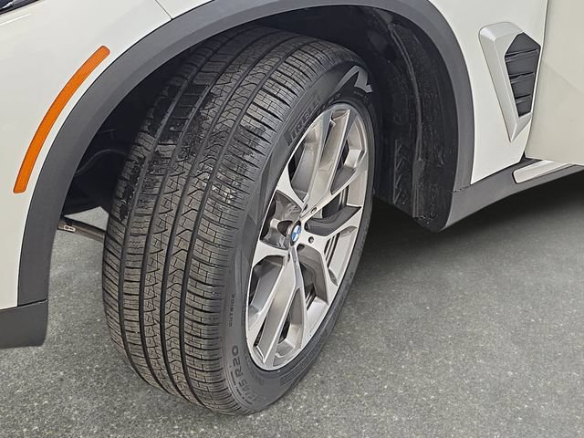 Certified 2024 BMW X5 xDrive40i w/ Parking Assistance Package AWD/4WD image 29