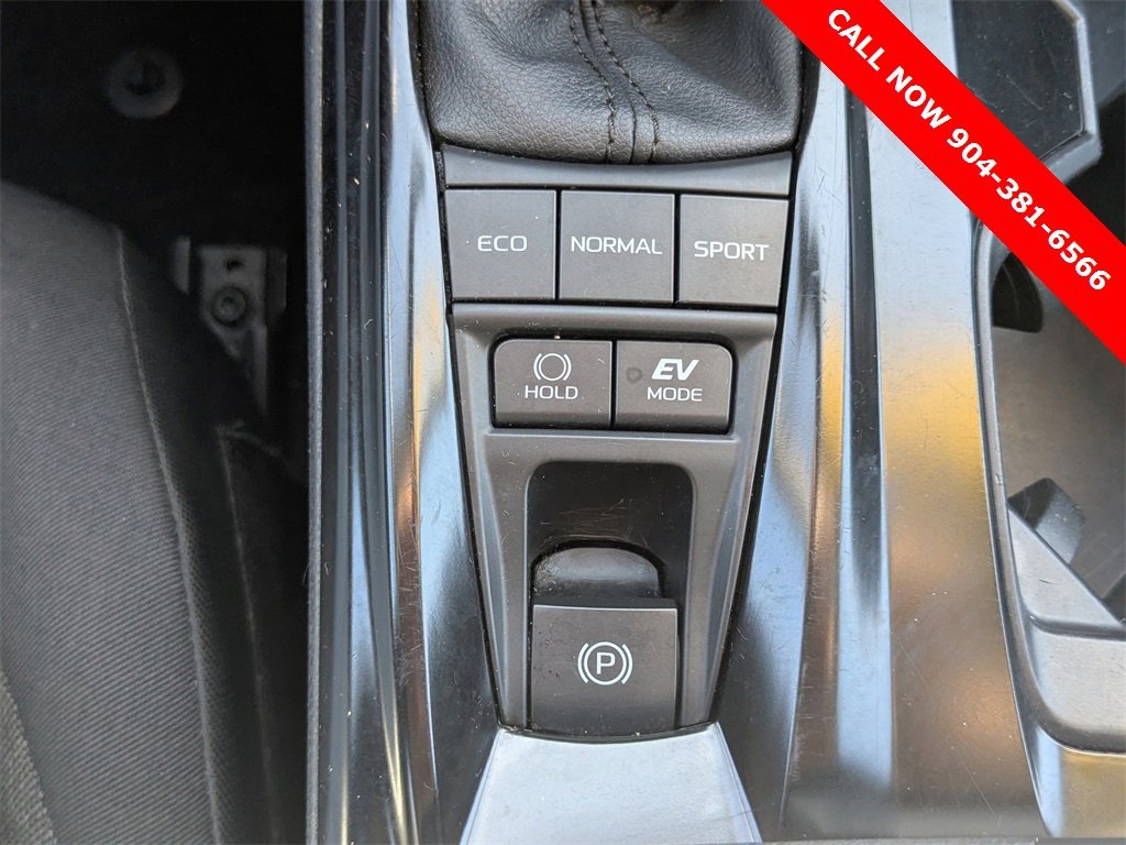 Used 2025 Toyota Camry LE image 24