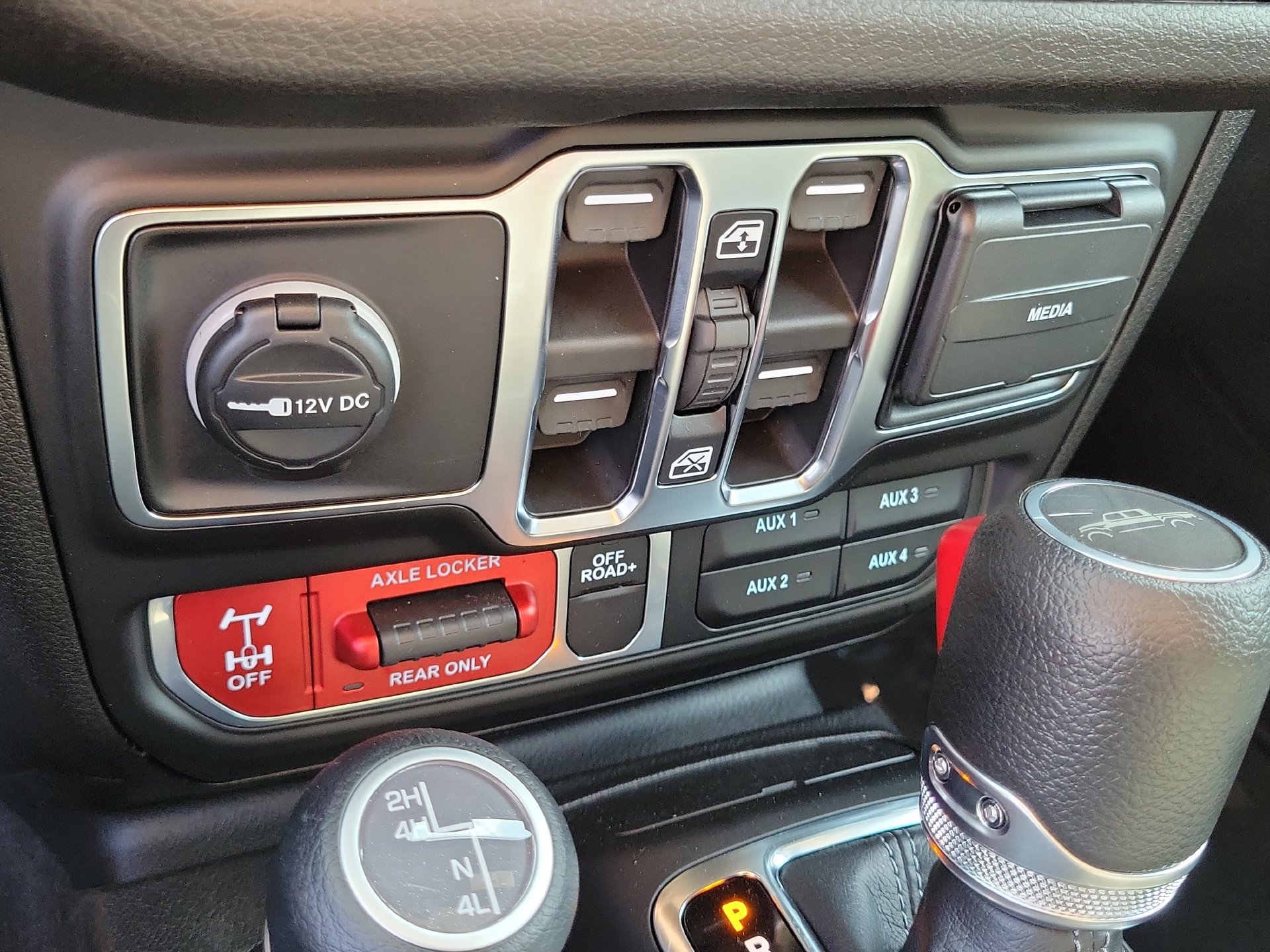 New 2026 Jeep Gladiator Sport AWD/4WD image 10
