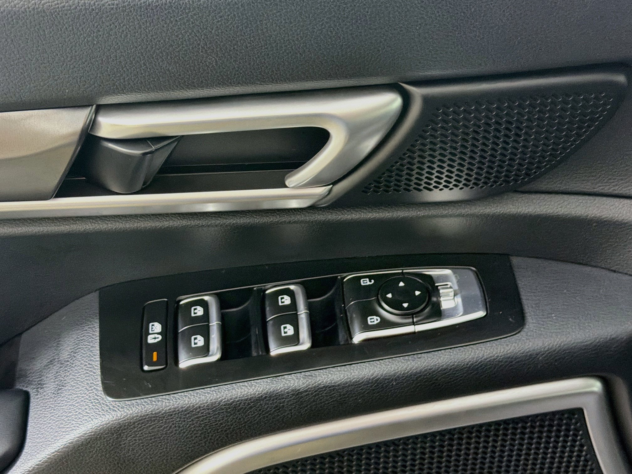 Used 2025 Kia Telluride S FWD image 15