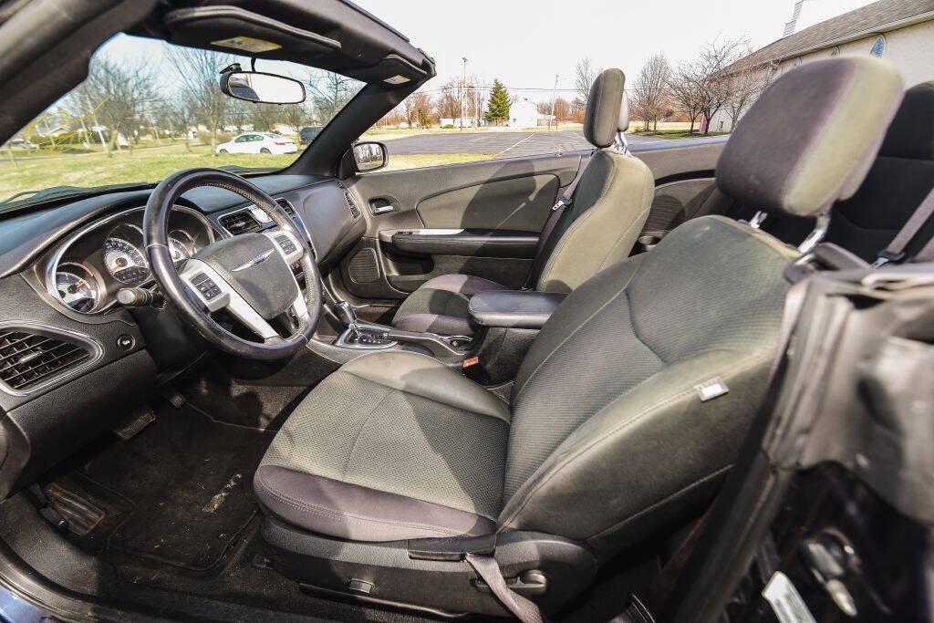 Used 2012 Chrysler 200 Touring FWD image 10