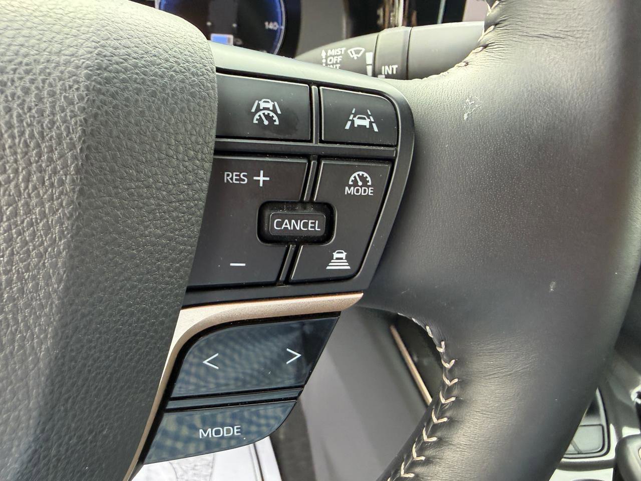 Used 2025 Toyota Crown XLE AWD/4WD image 24