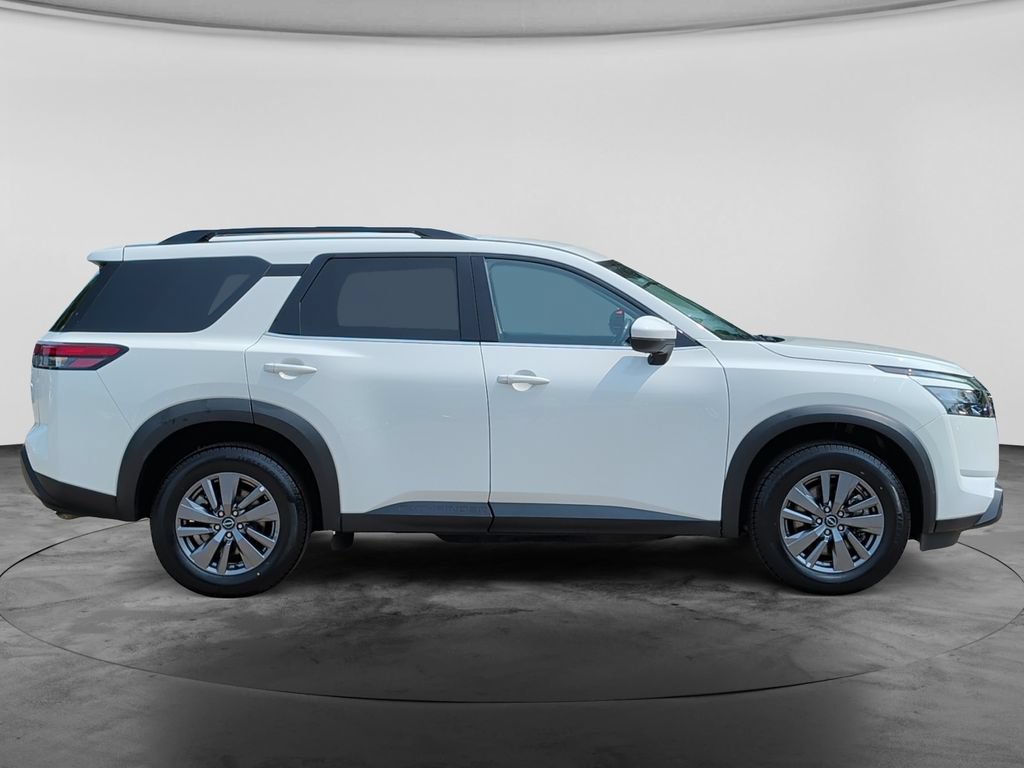 Used 2025 Nissan Pathfinder SV AWD/4WD image 8