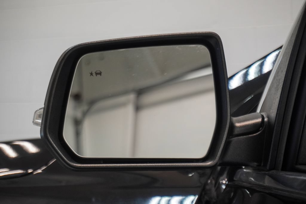 Used 2021 GMC Acadia SLE w/ Driver Convenience Package FWD image 37
