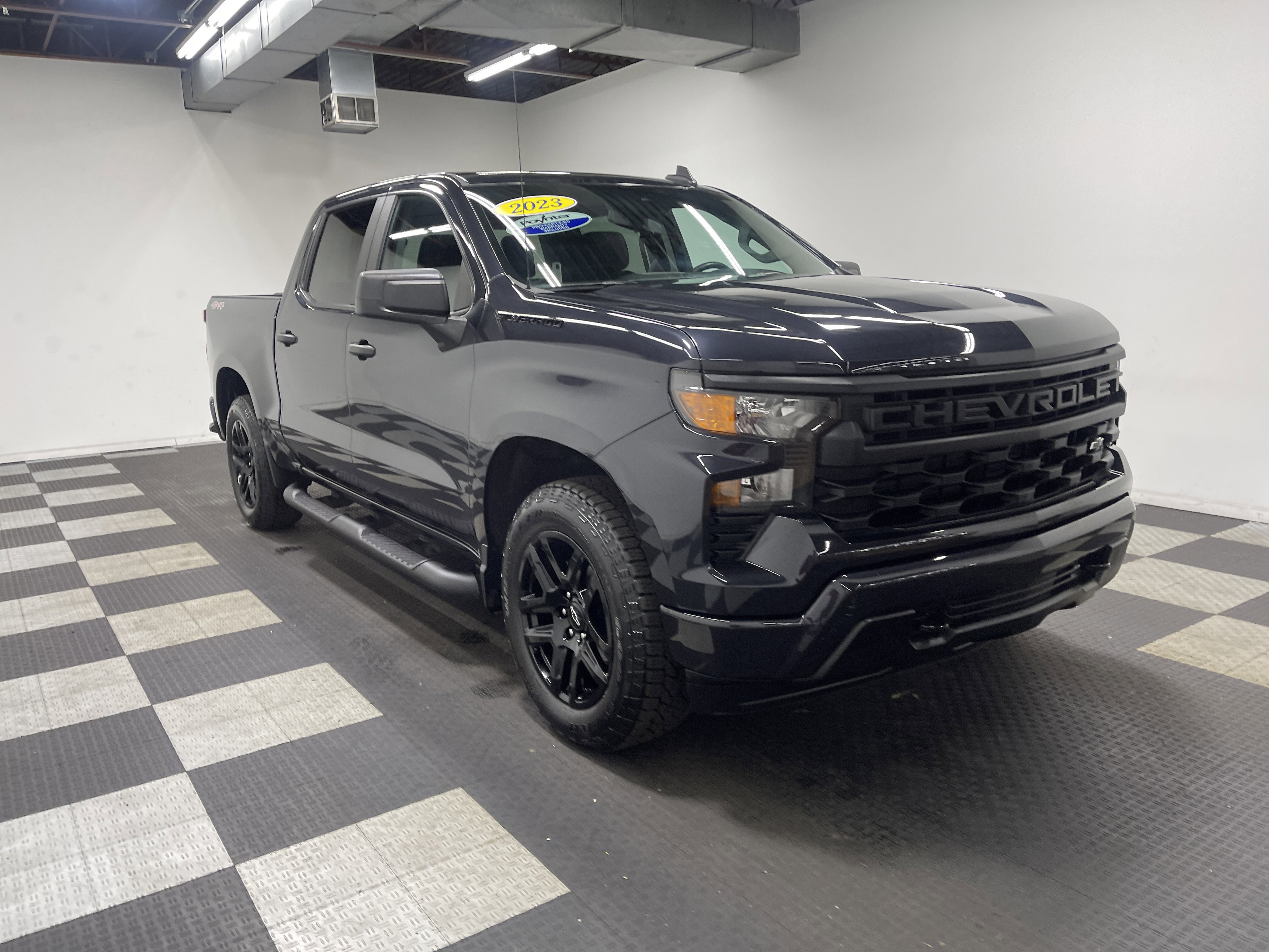 Used 2023 Chevrolet Silverado 1500 Custom w/ 2.7L Blackout Package image 6