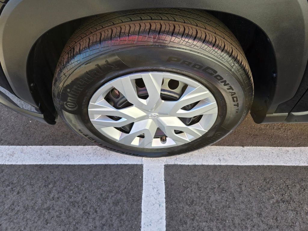 Used 2024 Toyota Corolla Cross L image 13