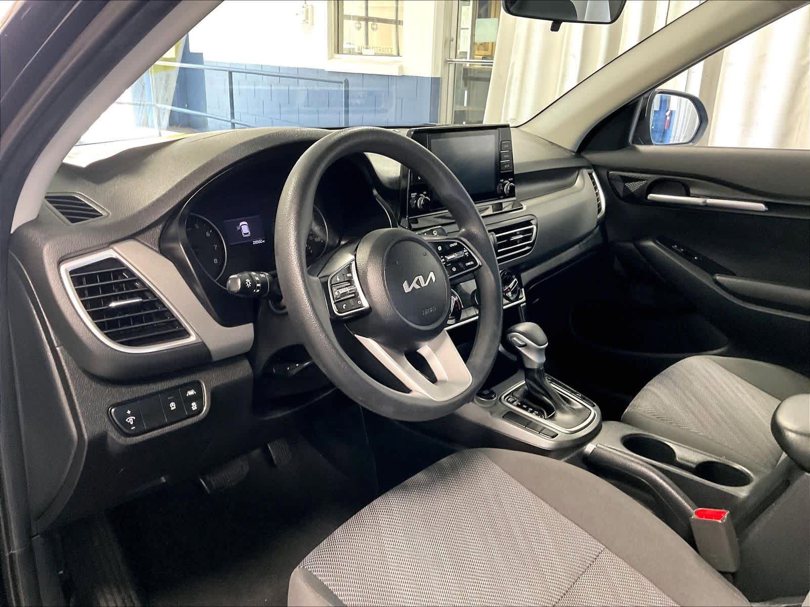 Used 2023 Kia Seltos LX AWD/4WD image 8