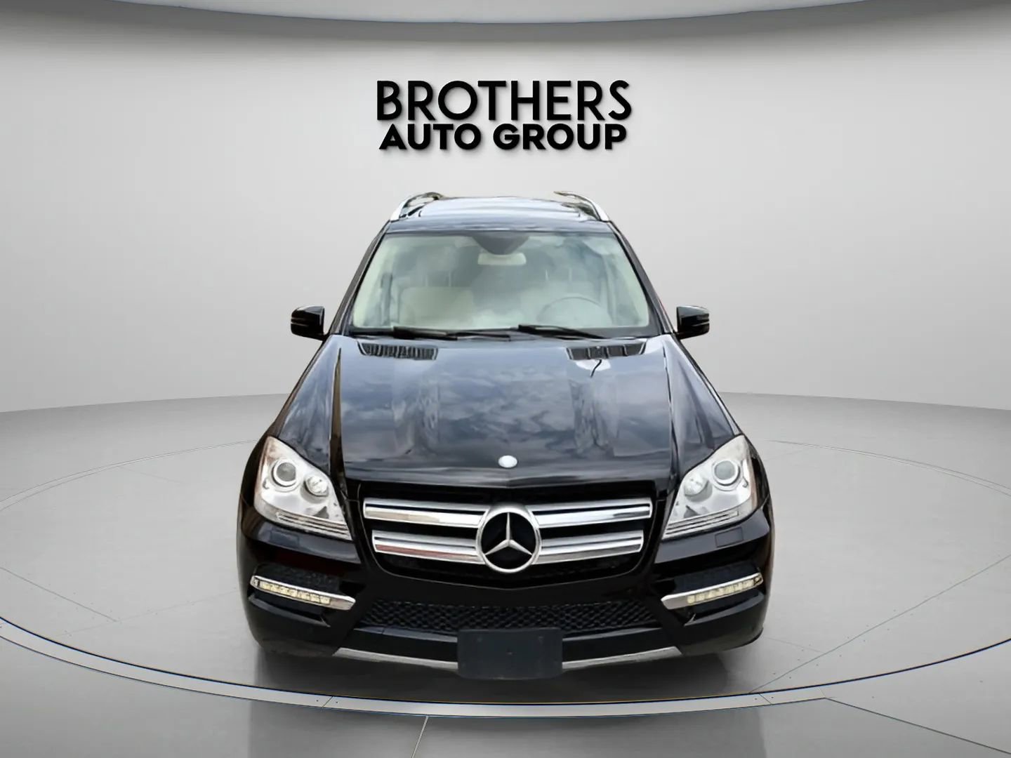 Used 2012 Mercedes-Benz GL 450 4MATIC image 4