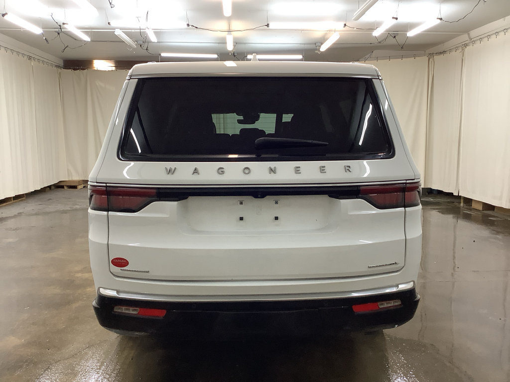 Used 2023 Jeep Wagoneer L Series II AWD/4WD image 6