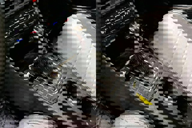 Used 2025 Volkswagen Jetta SE image 17