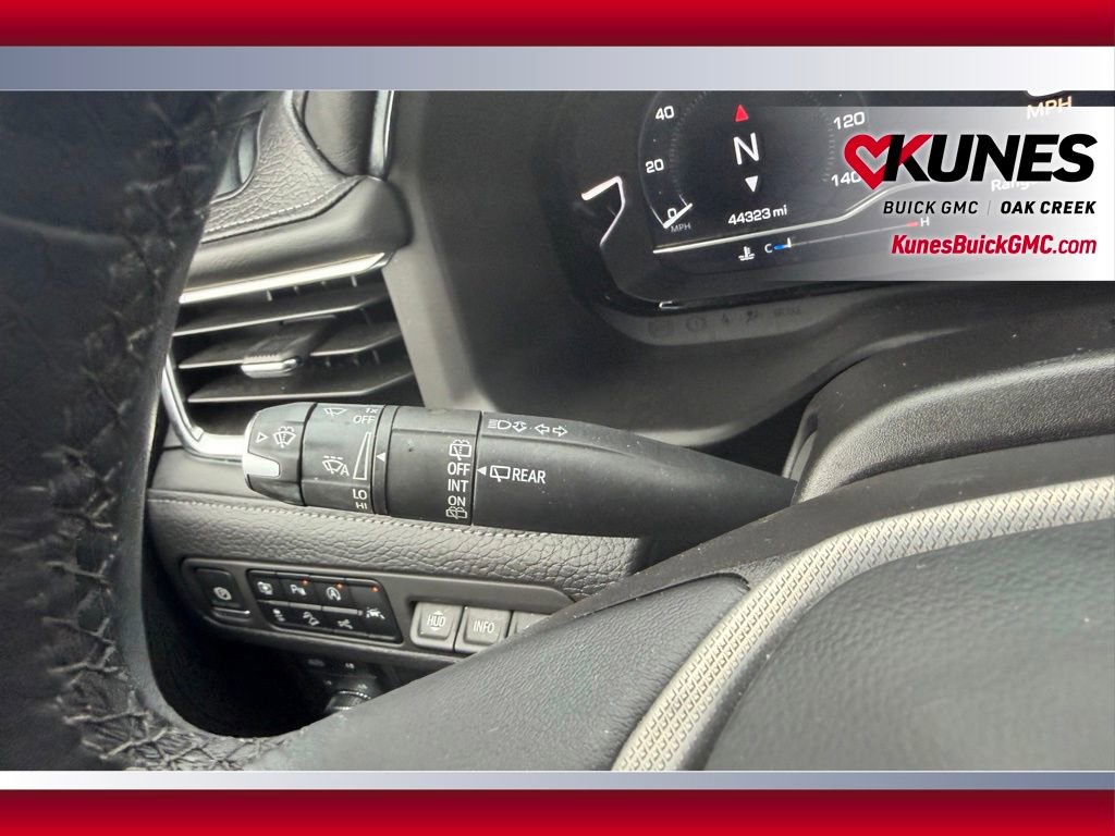 Used 2024 GMC Yukon Denali w/ Advanced Technology Package AWD/4WD image 18