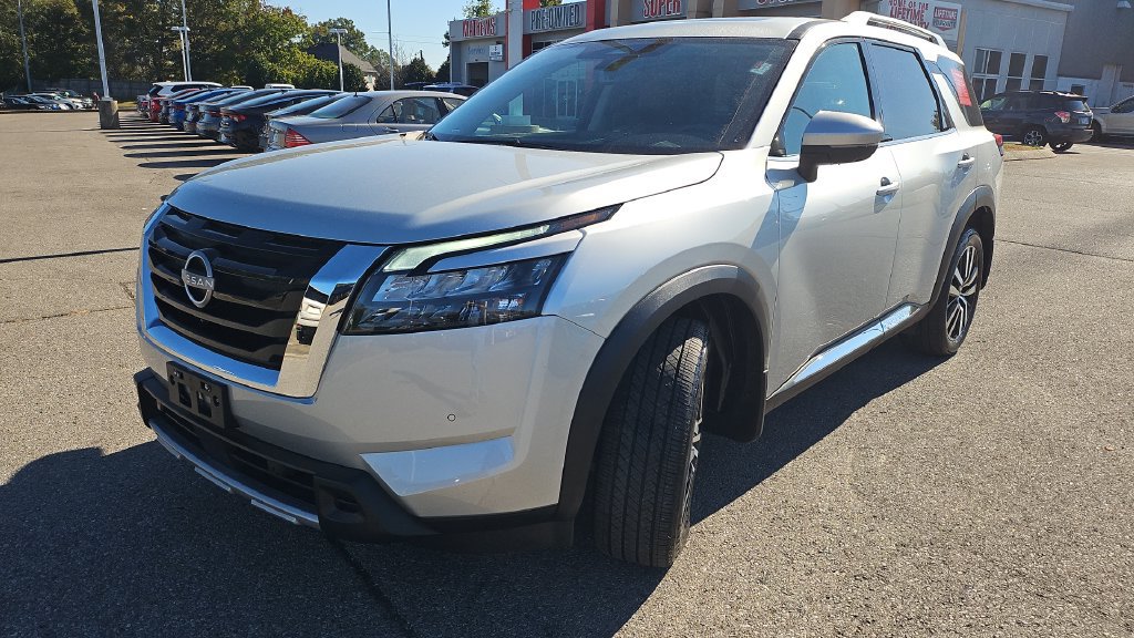 Certified 2025 Nissan Pathfinder Platinum AWD/4WD image 20