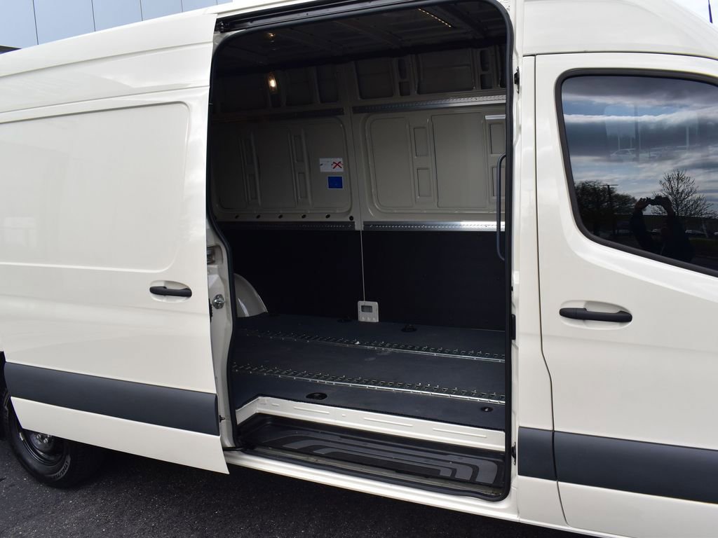 Used 2024 Mercedes-Benz Sprinter 2500 image 8