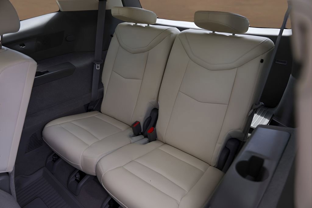 Certified 2025 Cadillac XT6 Premium Luxury w/ Technology Package FWD image 27