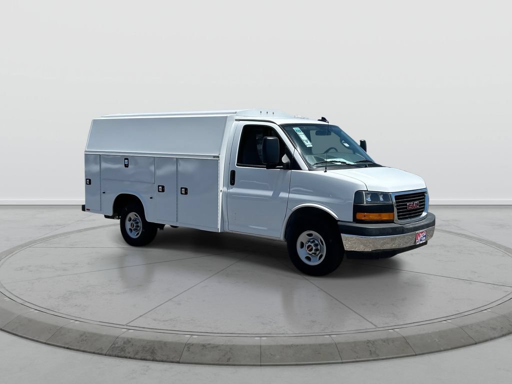 New 2025 GMC Savana 3500 w/ Power Convenience Package RWD image 2