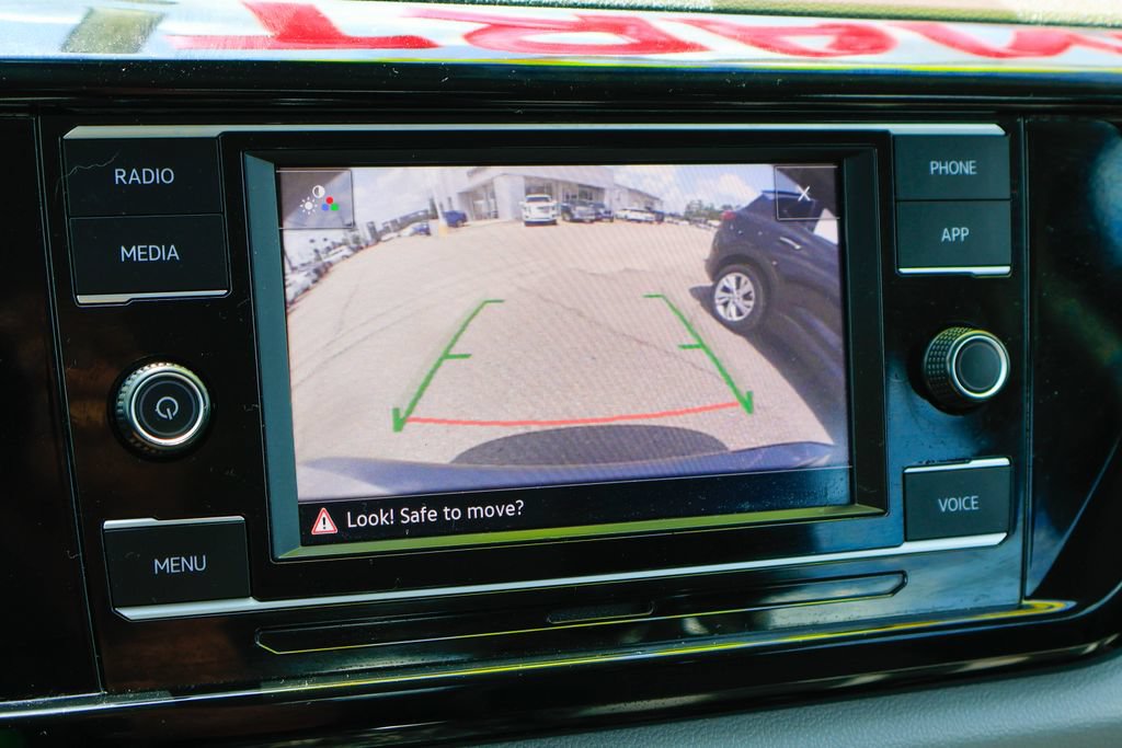 Used 2022 Volkswagen Taos S FWD image 4